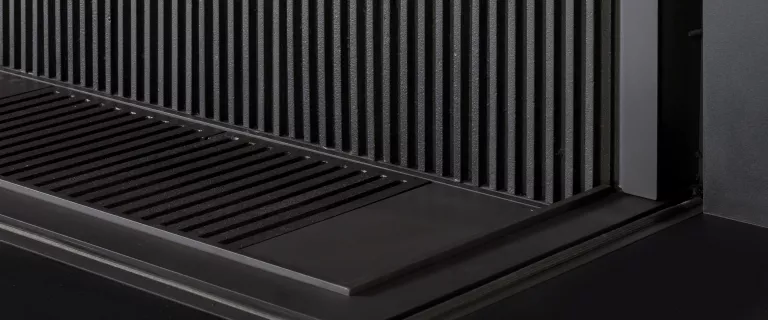 UltimeD Wood Closed Fireplace by Metalfire