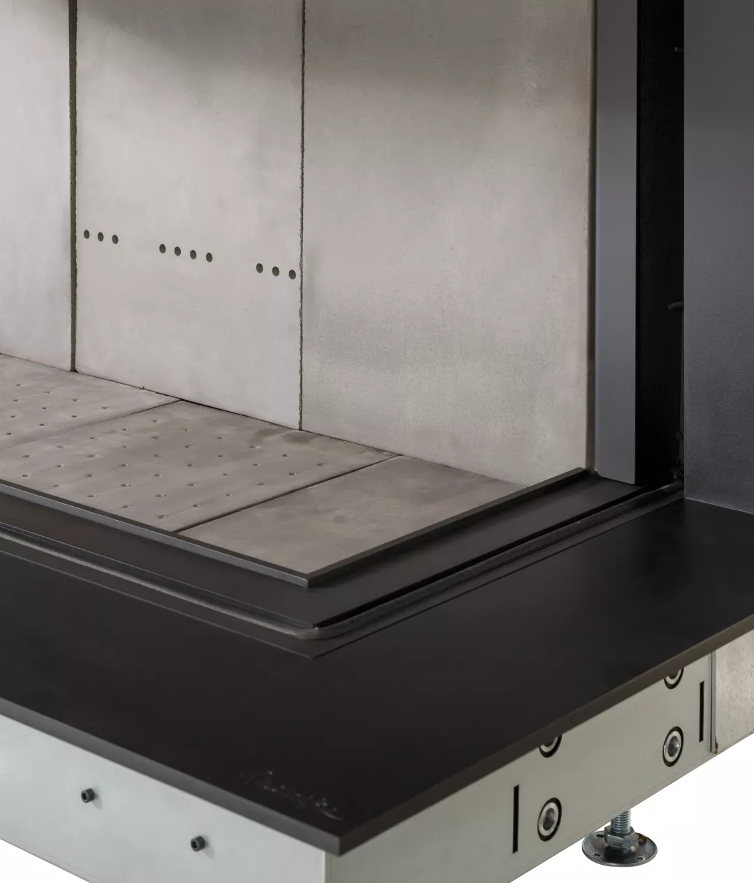 UltimeD Wood Closed Fireplace by Metalfire