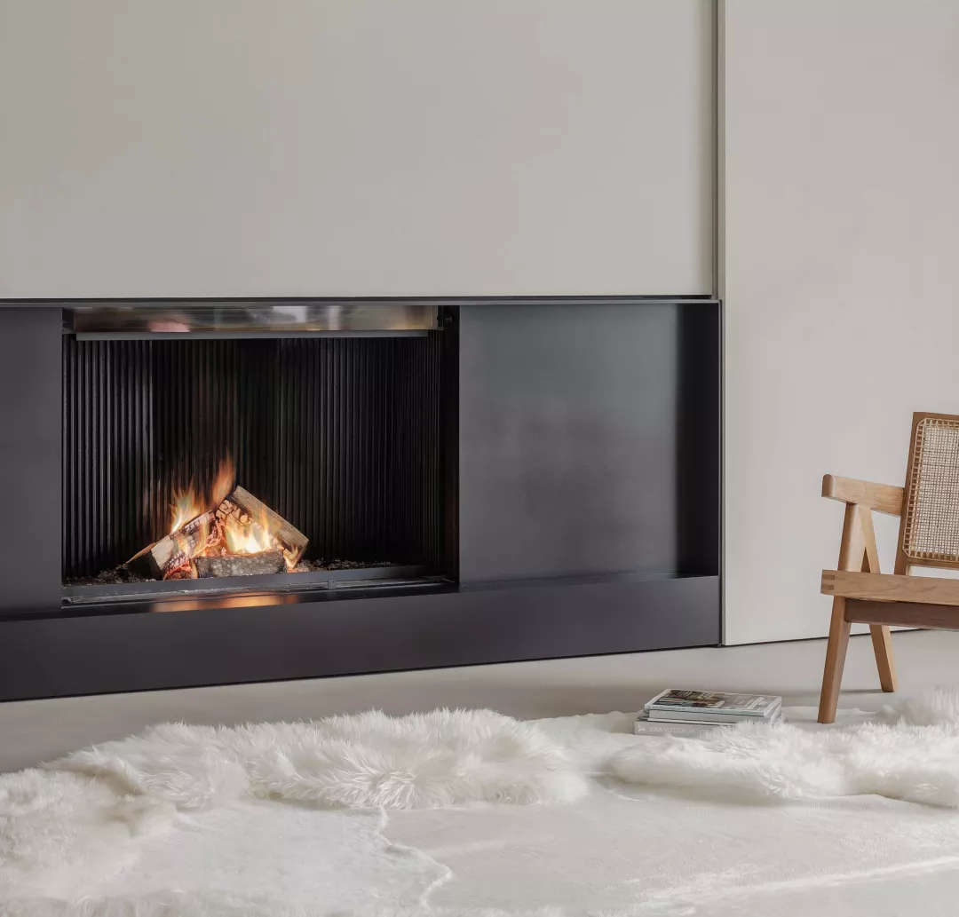 UltimeD Wood Closed Fireplace by Metalfire